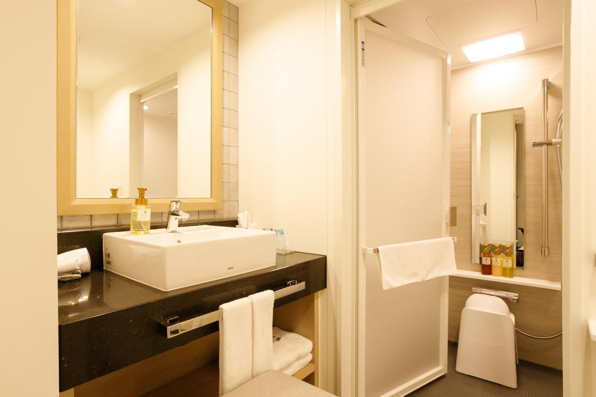 Via Inn Iidabashi Korakuen Tokyo Bagian luar foto